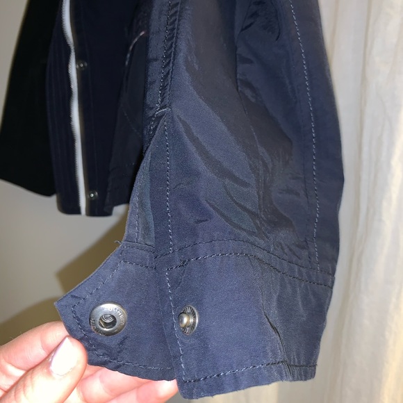 Hollister Co. Raincoat ☔️ - Picture 5 of 7